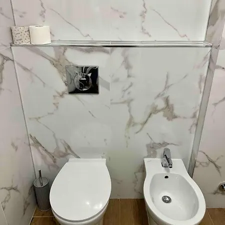 Apartment Luminoso Domus Eur