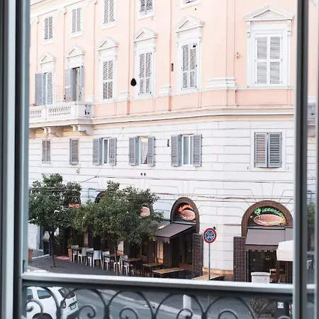 Royal - Elegante Nel Cuore Di Guest house *