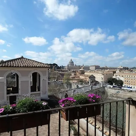 La Torre Di Castel Sant'angelo Roma