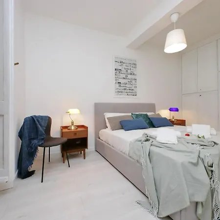 Apartment Monti Spacious 2 Rome