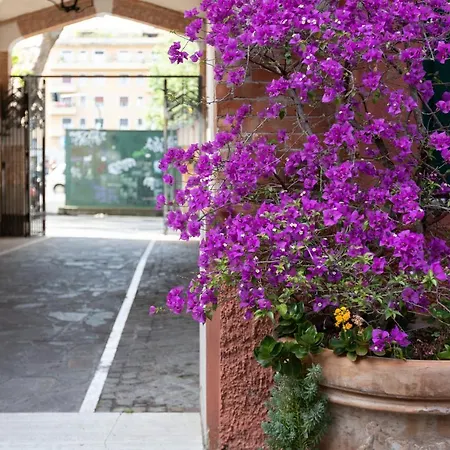 Apartment In Front Of Vatican Museums And Vatican Area - Myden In
