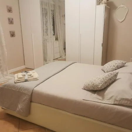 Domus Flavi Apartment *