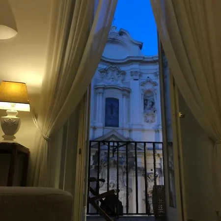New! Bellissimo Palazzofranchi Pantheon Apartment