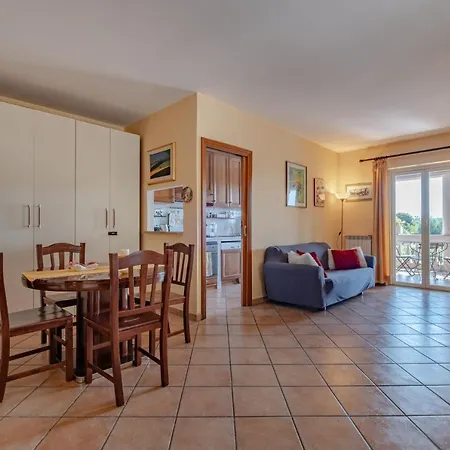 Casa Con Balcone Vista Campagna Free Netflix