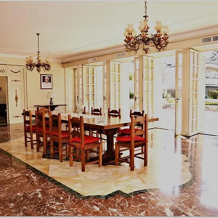 Casa Per Ferie Cardinal G. Guarino Couette-café Rome