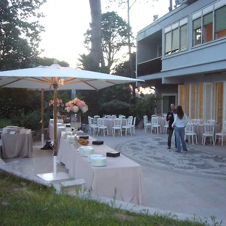 Casa Per Ferie Cardinal G. Guarino Bed & Breakfast *