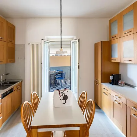 Romac - Condotti Penthouse In The Spanish Steps Area Apartment Rome