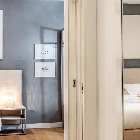 Apartment Deluxe One Bedroom Apartment, Perfect Location, Air Cond Rome