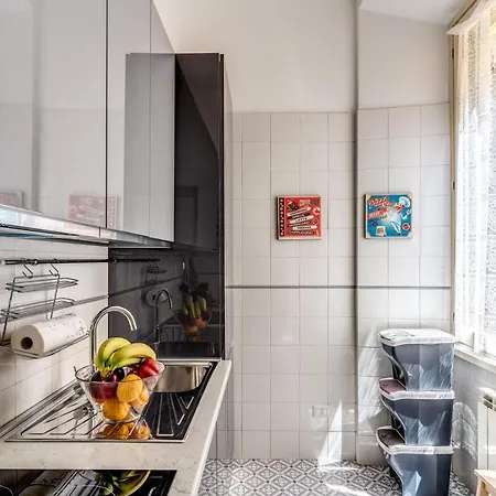 Rhome Colosseum Apartment