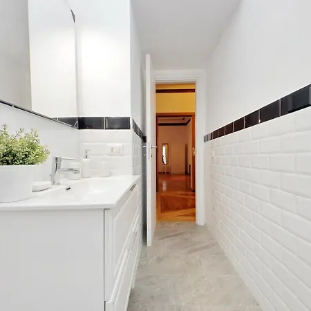 Sanctuary 32 Apartment