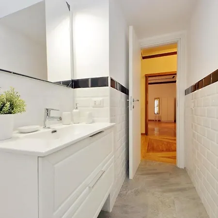 Apartment Sanctuary 32 Rome