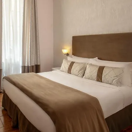 Guest house Juno Pantheon 2*