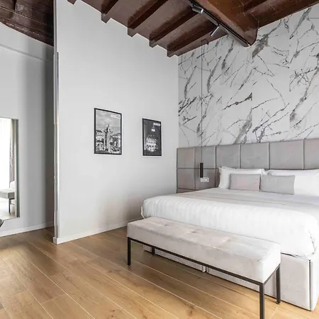 At Luxury Navona Rom