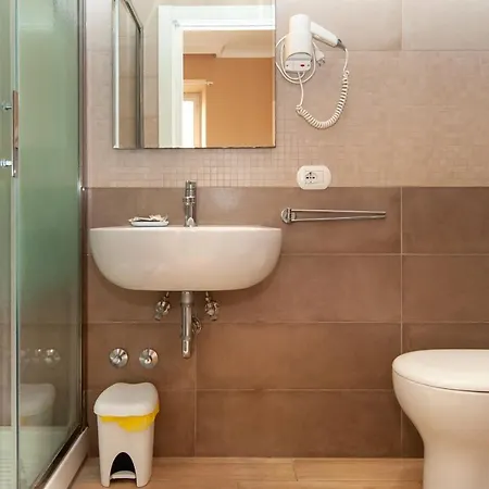 Guest house Domus Porta Angelica 3*