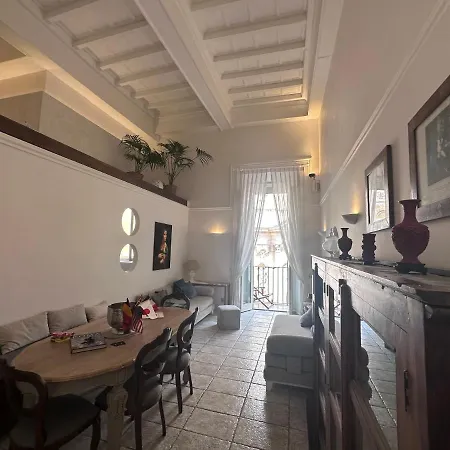 New! Bellissimo Palazzofranchi Pantheon Apartment