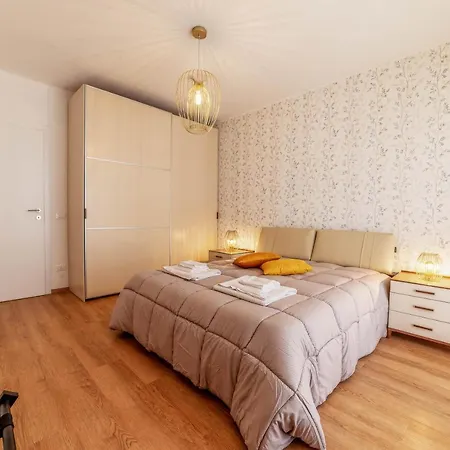 Laura - Garbatella Apartment