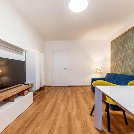Laura - Garbatella Apartment