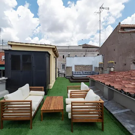 Cancelleria Rooftop Garden Apartment Rome