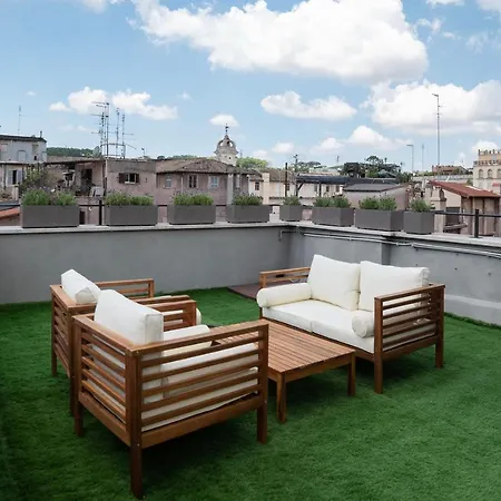 Cancelleria Rooftop Garden Apartment Rome