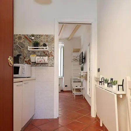 Blu Flamingo Trilussa Apartment Rome