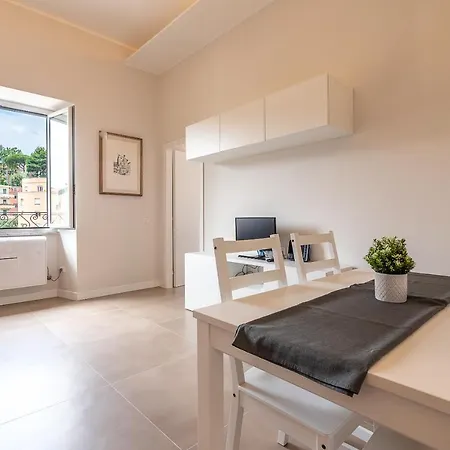 Trastevere At Heart Apartamento