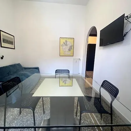 Lorenzo's Vatican Apartment *