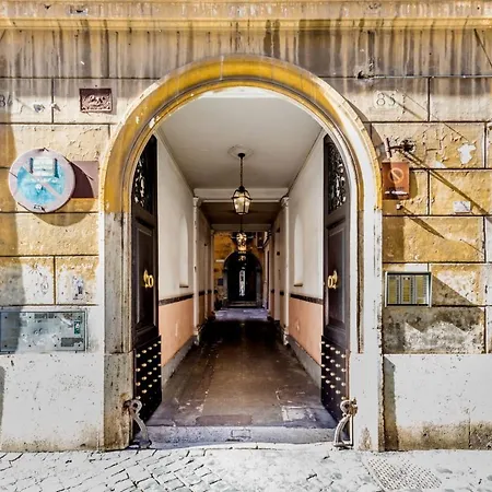 The Vatican Apartamento *