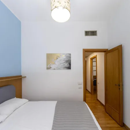 Rome Apartment *