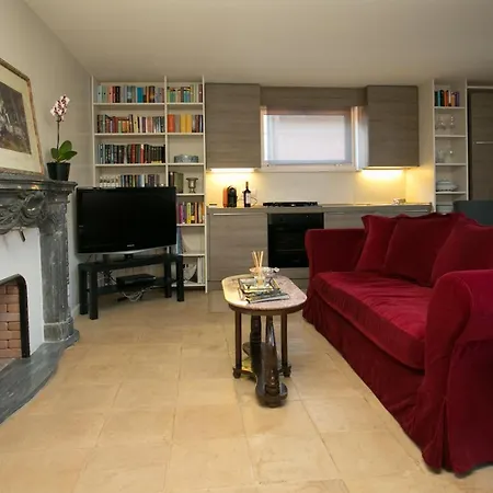 Apartment Your Prestigious Penthouse At The Spanish Steps