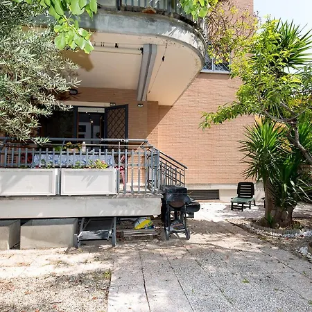 Apartamento La Casetta Di Gio A With Private Garden And Parking Space - By Beahost Roma