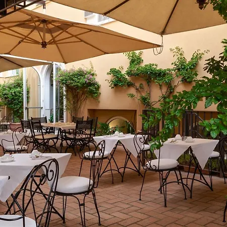 Hotel Degli Artisti 4*