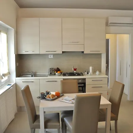 Apartament Maison Romana *