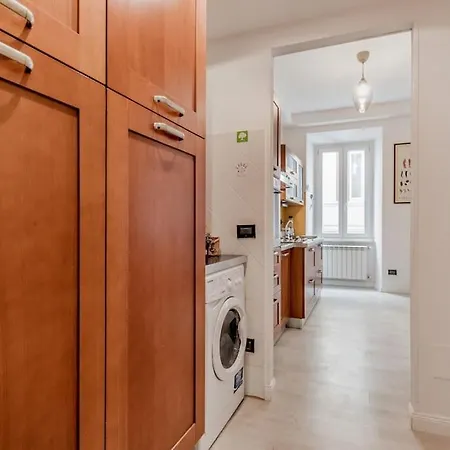 Apartment Casa Del Borgo Elegant 200 M From The Vatican 8/pax