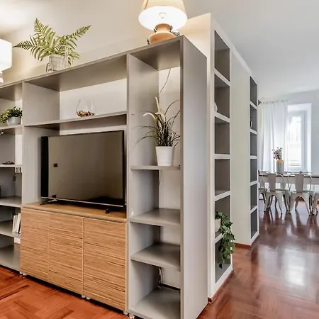 Casa Del Borgo Elegant 200 M From The Vatican 8/pax * Rome