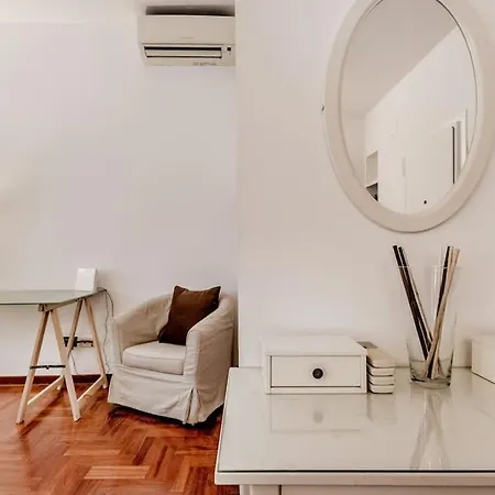 Casa Del Borgo Elegant 200 M From The Vatican 8/pax Apartment