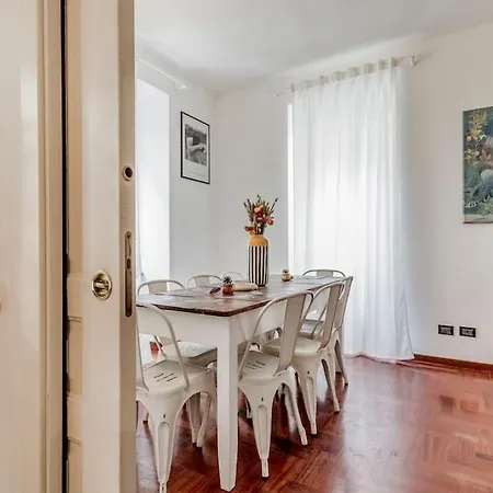 Casa Del Borgo Elegant 200 M From The Vatican 8/pax * Rome