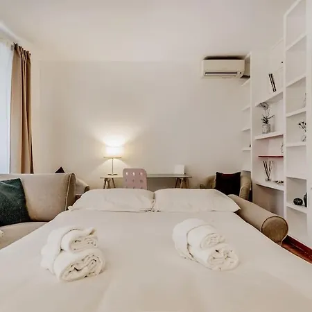 Casa Del Borgo Elegant 200 M From The Vatican 8/pax Apartment *
