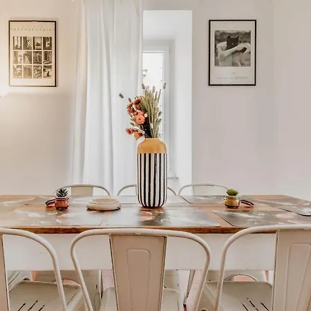 Apartment Casa Del Borgo Elegant 200 M From The Vatican 8/pax
