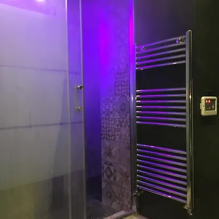 Domus Sant'elena With Sauna Rome