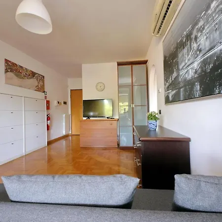Apartment Crisafulli