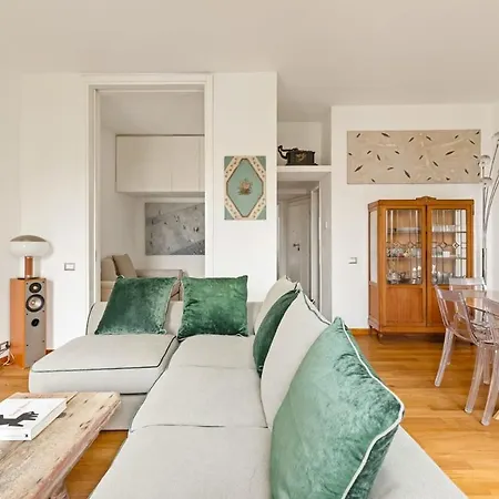 Apartment Trilussa Stylish Penthouse Rome