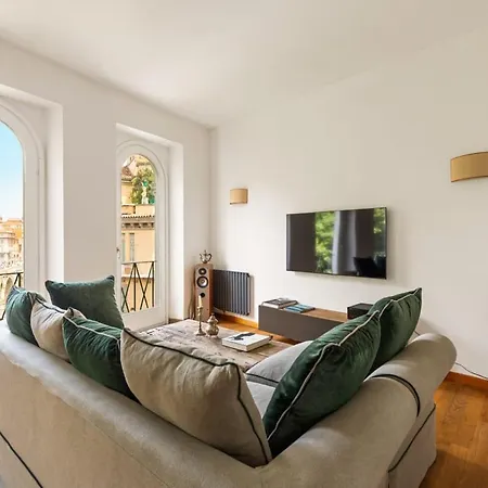 Trilussa Stylish Penthouse Apartment Rome