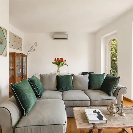 Apartment Trilussa Stylish Penthouse Rome