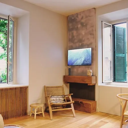 Es Apartment *
