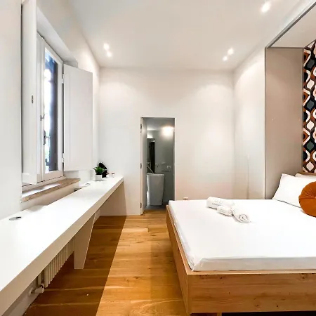 Apartment Luxury House & Secret Garden - Strategic Location, 100m To Metro B *