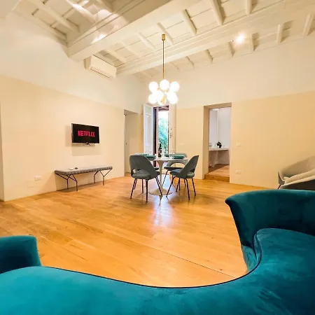 Apartment Luxury House & Secret Garden - Strategic Location, 100m To Metro B Rome