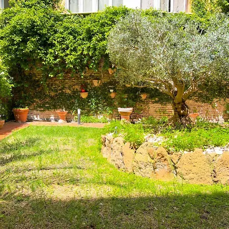 Luxury House & Secret Garden - Strategic Location, 100m To Metro B Rome