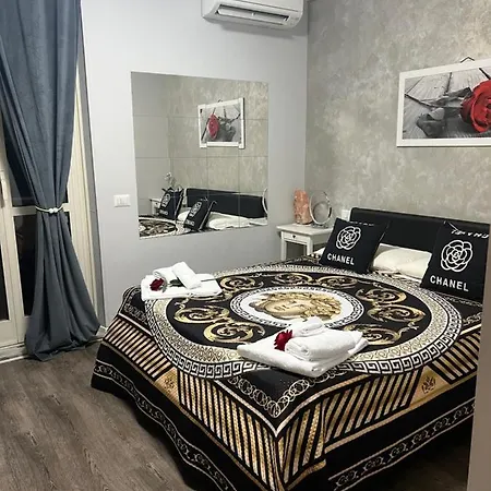 Guest house A 2 Passi Dai Musei Luxury 2*