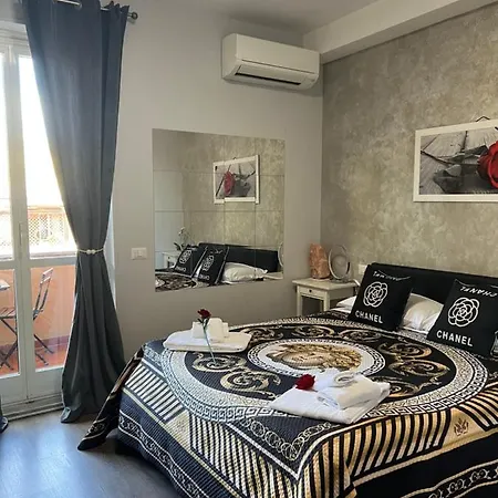 A 2 Passi Dai Musei Luxury Guest house