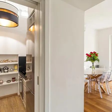Trilussa Stylish Penthouse Apartment